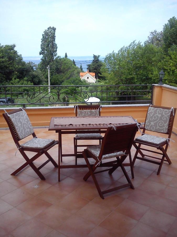 Apartments Villa Kristina Supetarska Draga Exterior photo
